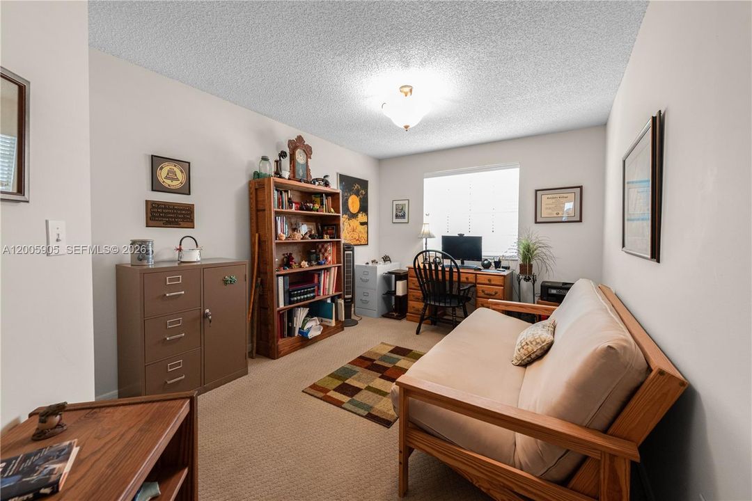 For Sale: $189,000 (2 beds, 2 baths, 1160 Square Feet)