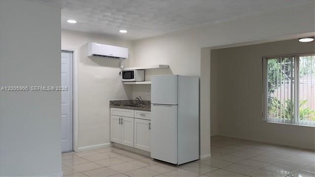 Active With Contract: $1,390 (0 beds, 1 baths, 1930 Square Feet)