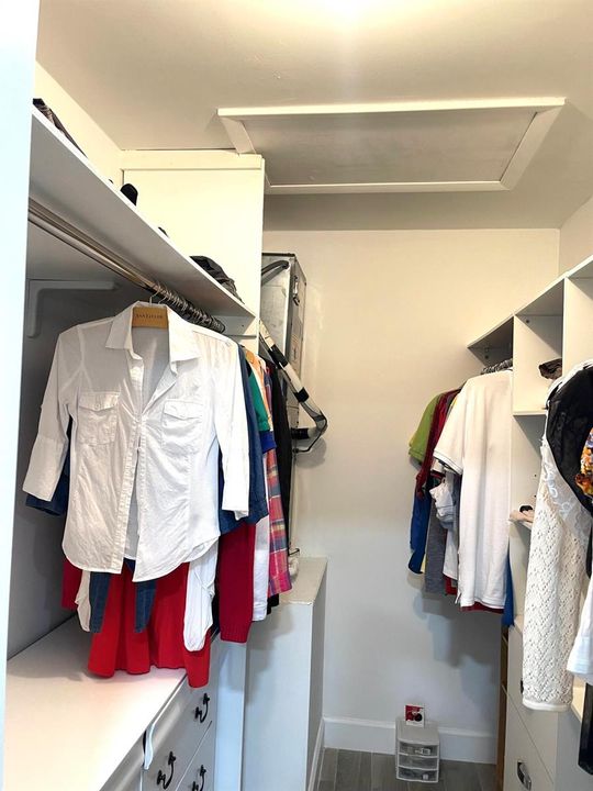 Master Walking Closet