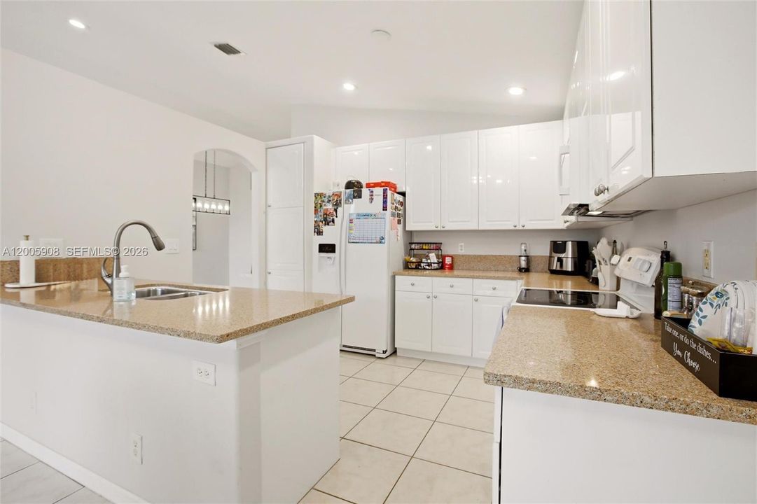 En Renta: $3,600 (3 camas, 2 baños, 1866 Pies cuadrados)