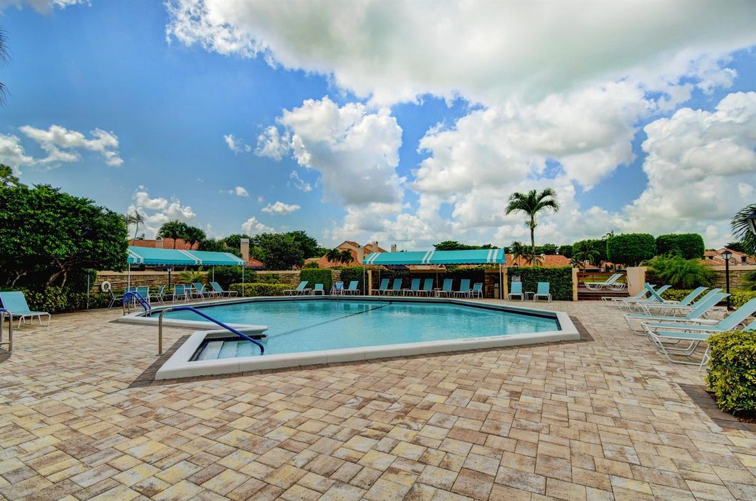 Meridiana pool