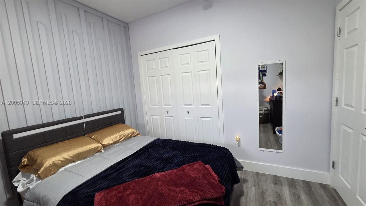 Active With Contract: $470,000 (3 beds, 2 baths, 1220 Square Feet)