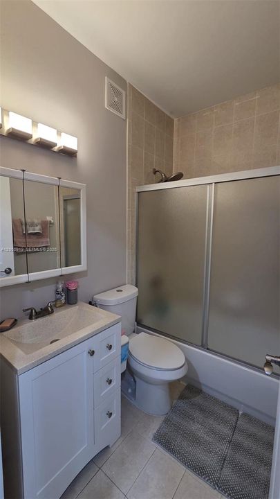 Active With Contract: $470,000 (3 beds, 2 baths, 1220 Square Feet)