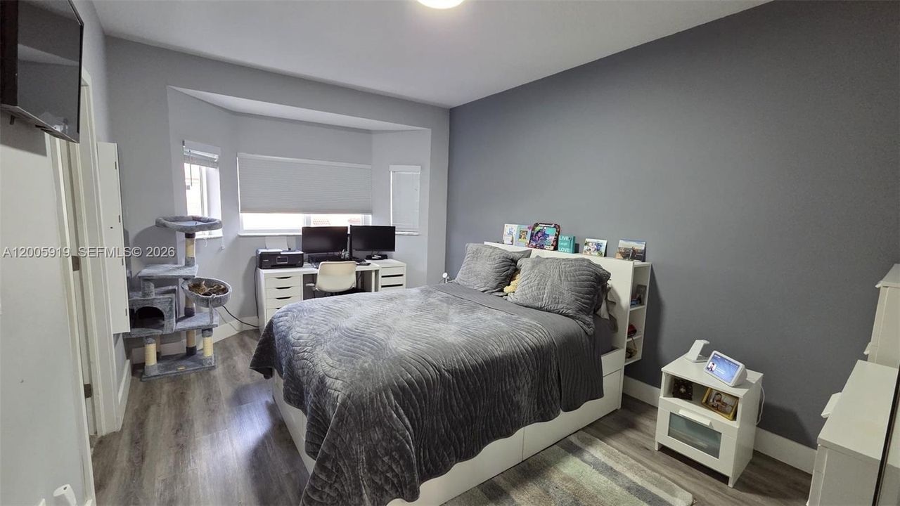 Active With Contract: $470,000 (3 beds, 2 baths, 1220 Square Feet)