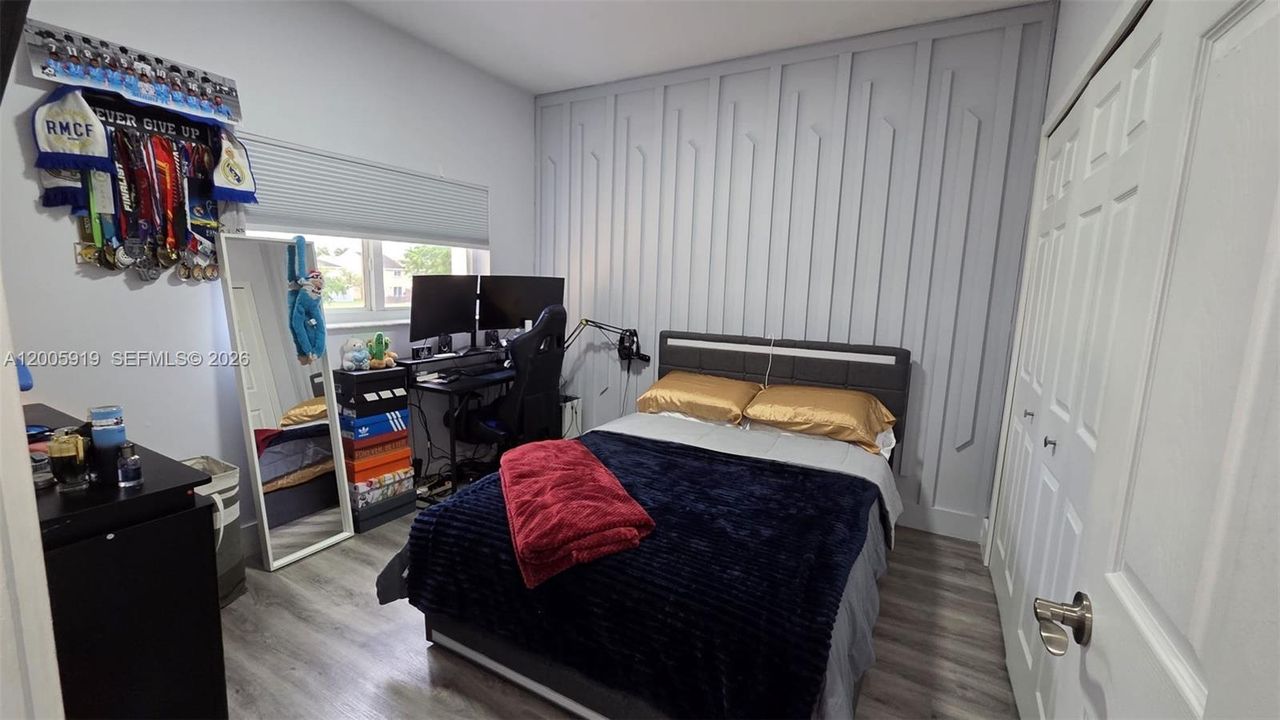 Active With Contract: $470,000 (3 beds, 2 baths, 1220 Square Feet)