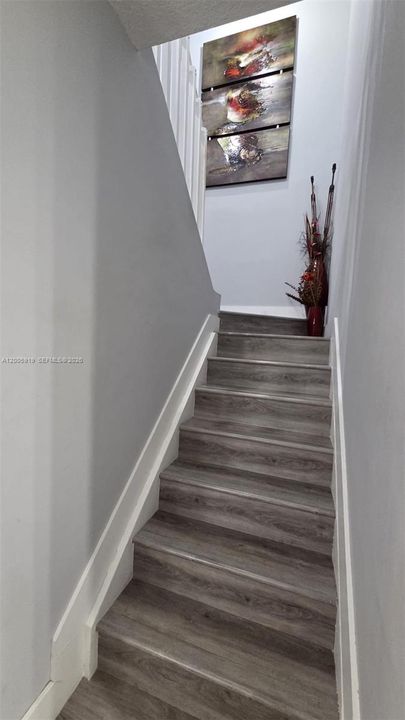 Active With Contract: $470,000 (3 beds, 2 baths, 1220 Square Feet)