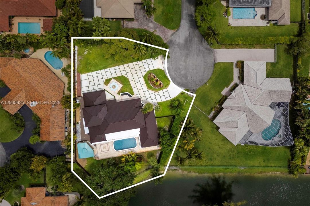 На продажу: $2,695,000 (6 спален, 5 ванн, 4216 Квадратных фут)