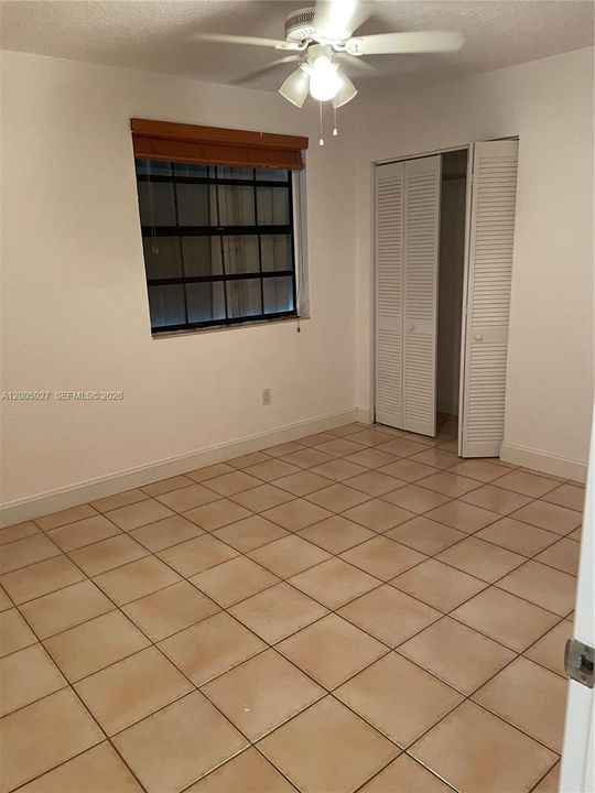 Activo con contrato: $1,700 (2 camas, 2 baños, 960 Pies cuadrados)