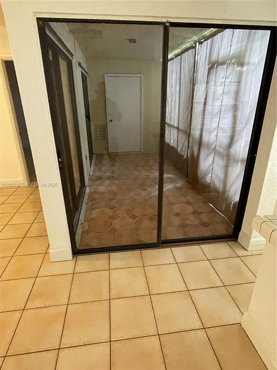 Activo con contrato: $1,700 (2 camas, 2 baños, 960 Pies cuadrados)
