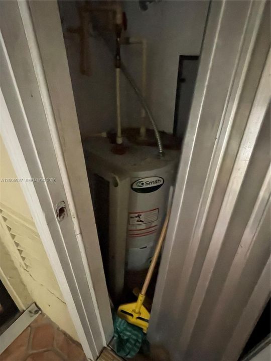 Activo con contrato: $1,700 (2 camas, 2 baños, 960 Pies cuadrados)
