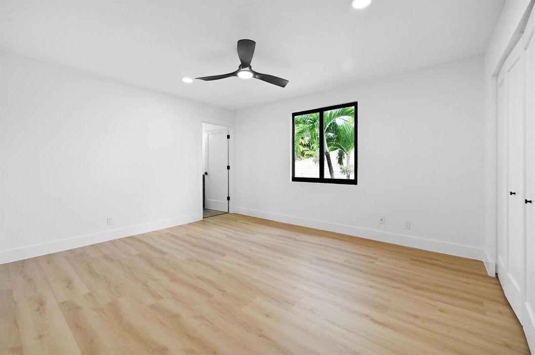 37 Bedroom 07