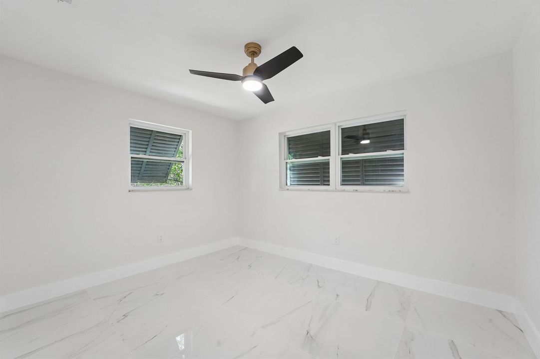 3rd Bedroom ls-DSC05064