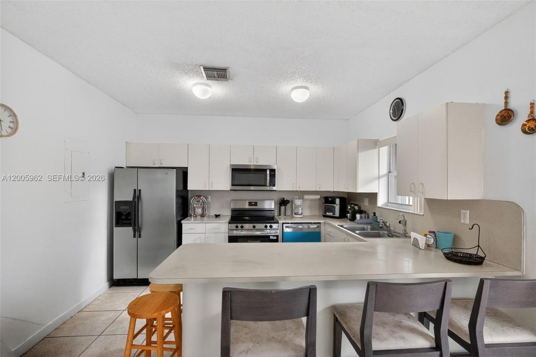 For Sale: $500,000 (3 beds, 2 baths, 1540 Square Feet)