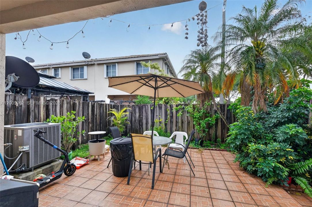 For Sale: $500,000 (3 beds, 2 baths, 1540 Square Feet)