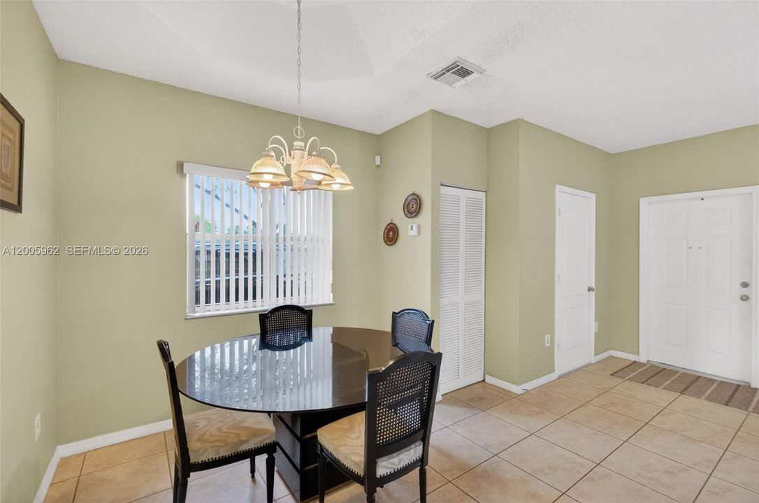 For Sale: $500,000 (3 beds, 2 baths, 1540 Square Feet)