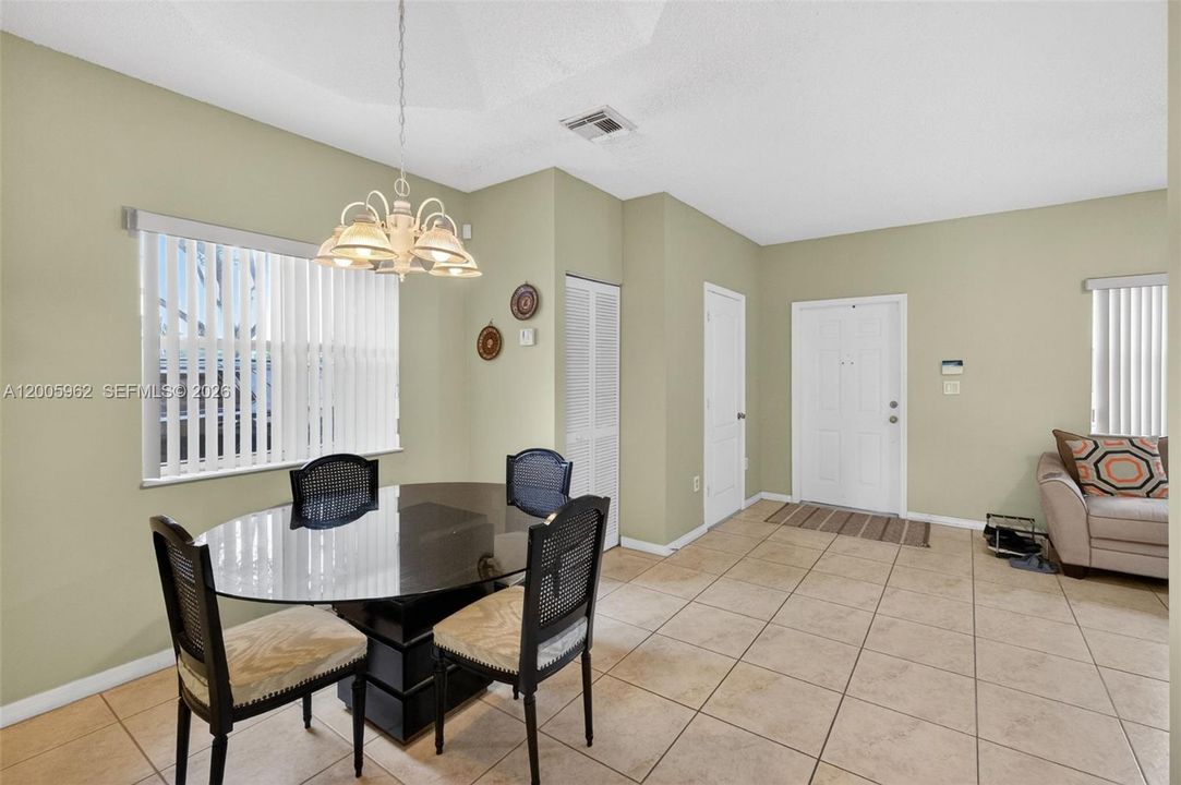 For Sale: $500,000 (3 beds, 2 baths, 1540 Square Feet)