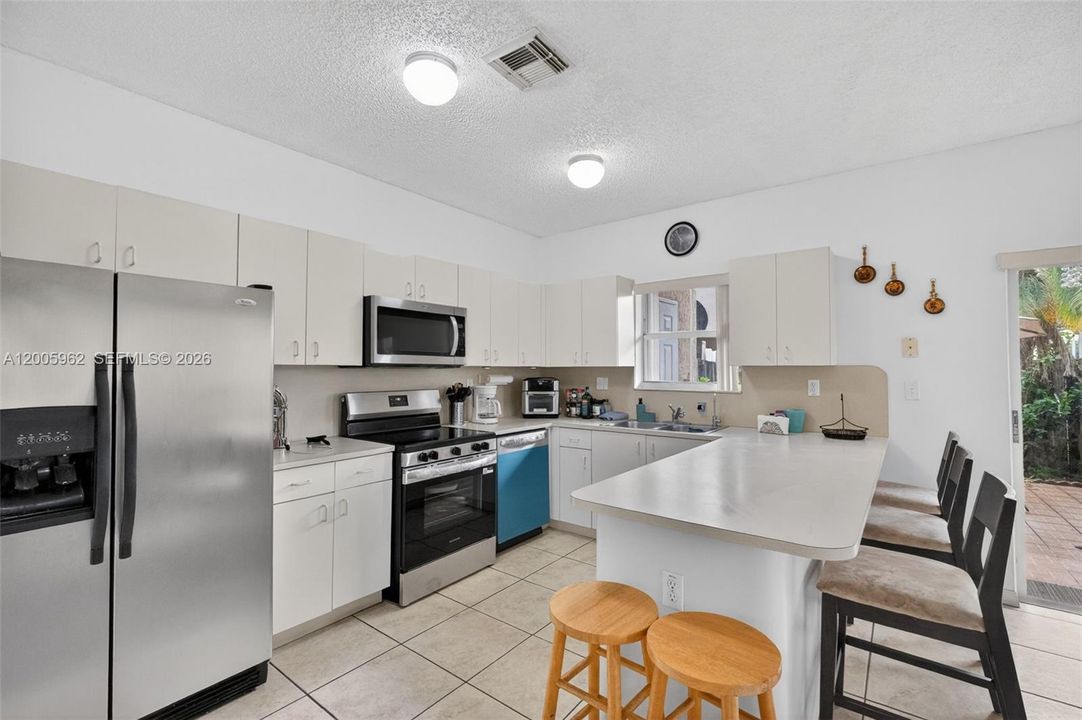 For Sale: $500,000 (3 beds, 2 baths, 1540 Square Feet)