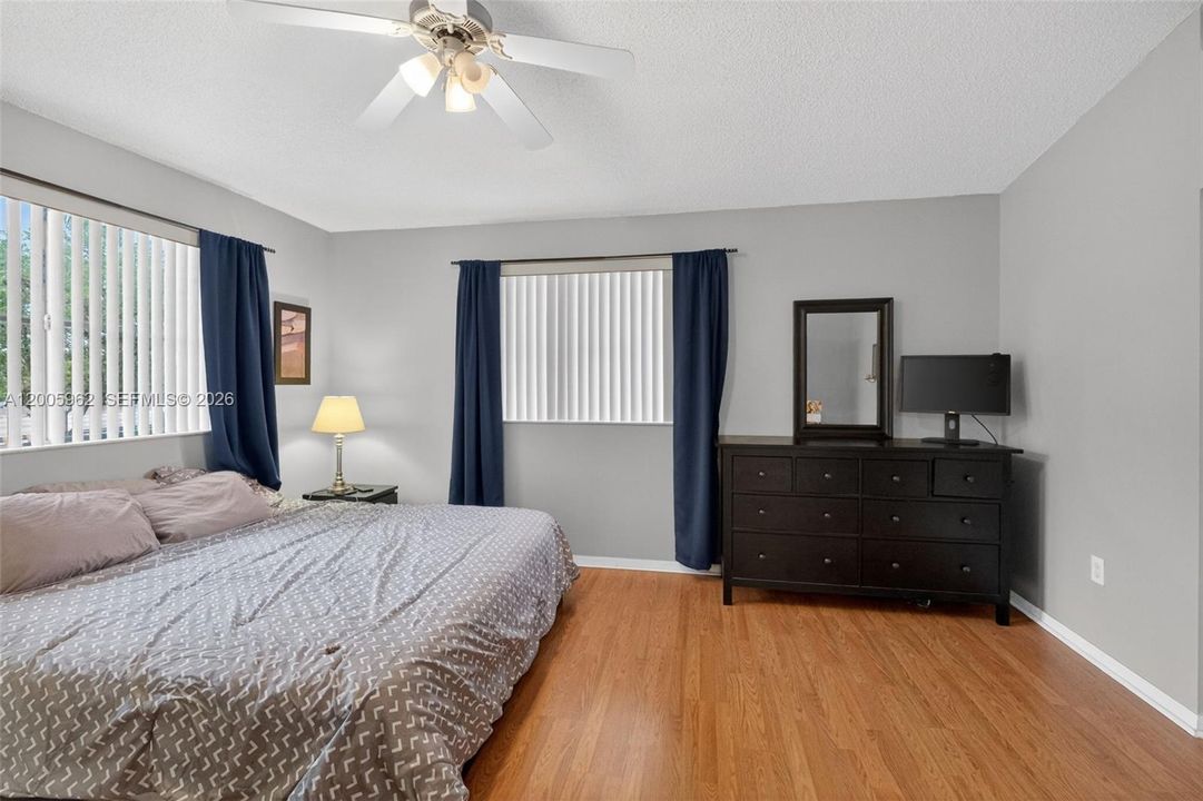 For Sale: $500,000 (3 beds, 2 baths, 1540 Square Feet)