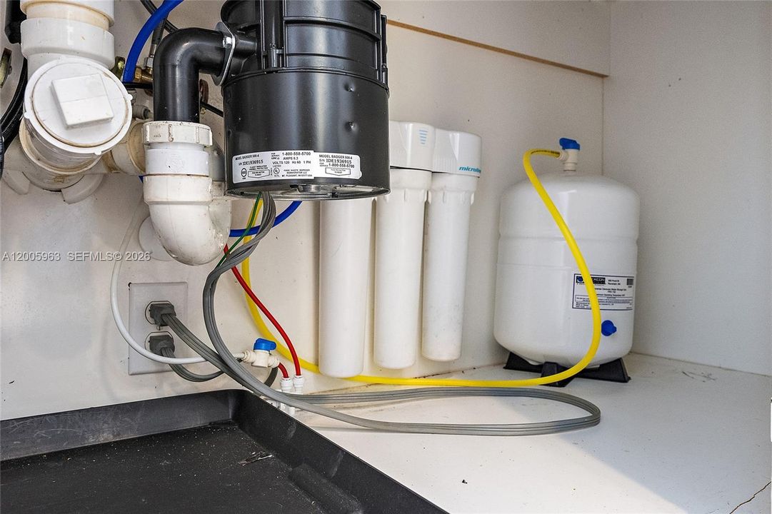Reverse osmosis water filter