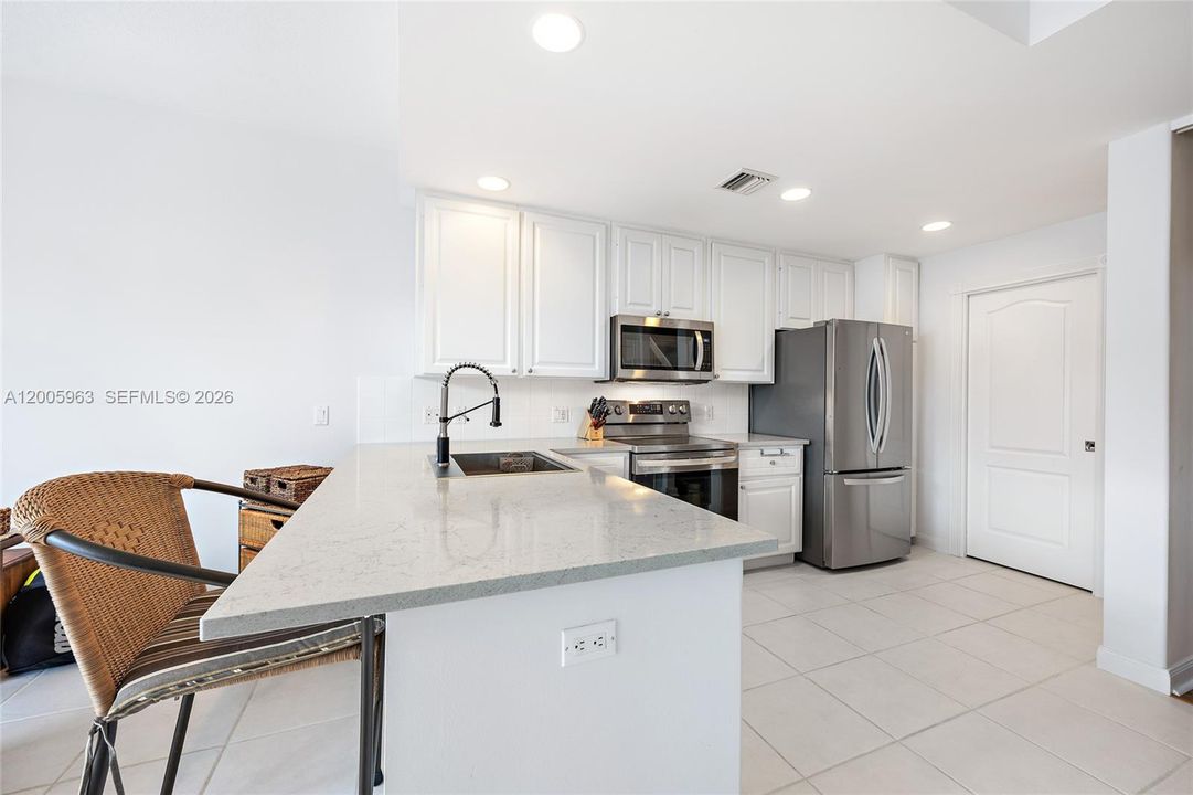 For Sale: $675,000 (3 beds, 2 baths, 1785 Square Feet)
