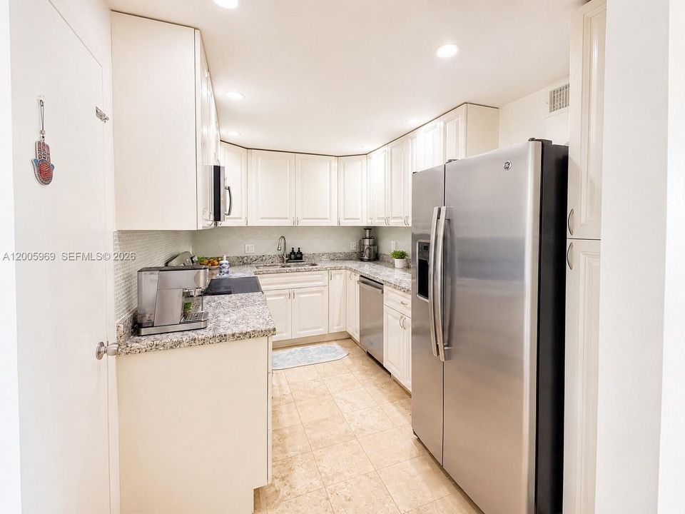For Sale: $1,125,000 (2 beds, 2 baths, 1457 Square Feet)