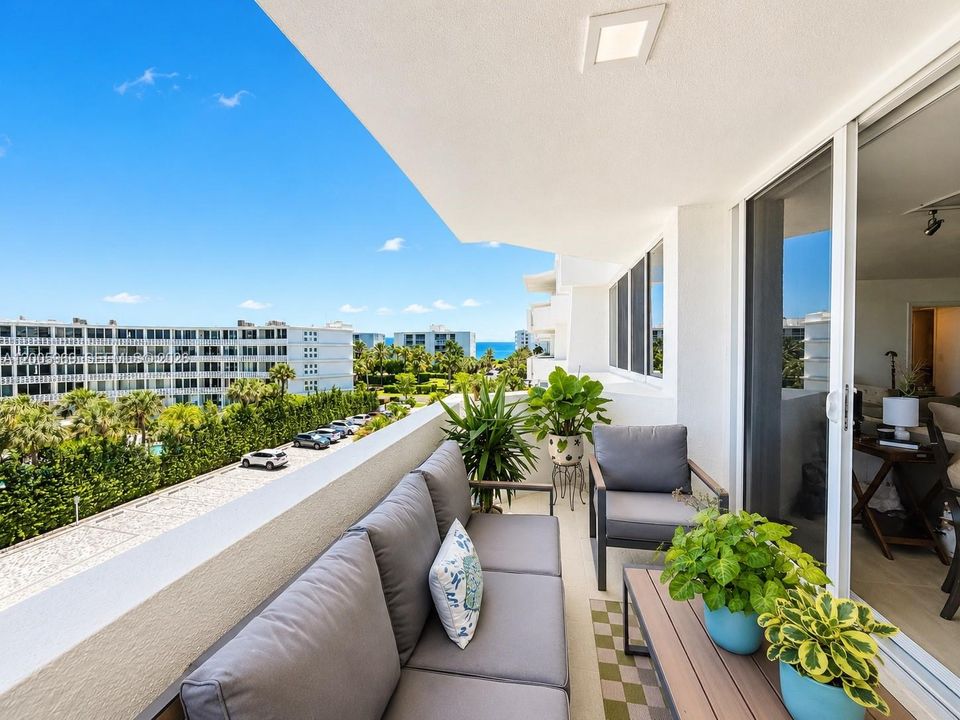 For Sale: $1,125,000 (2 beds, 2 baths, 1457 Square Feet)