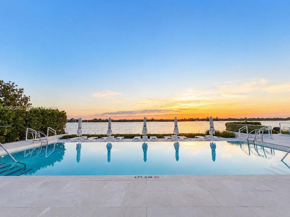 For Sale: $1,125,000 (2 beds, 2 baths, 1457 Square Feet)