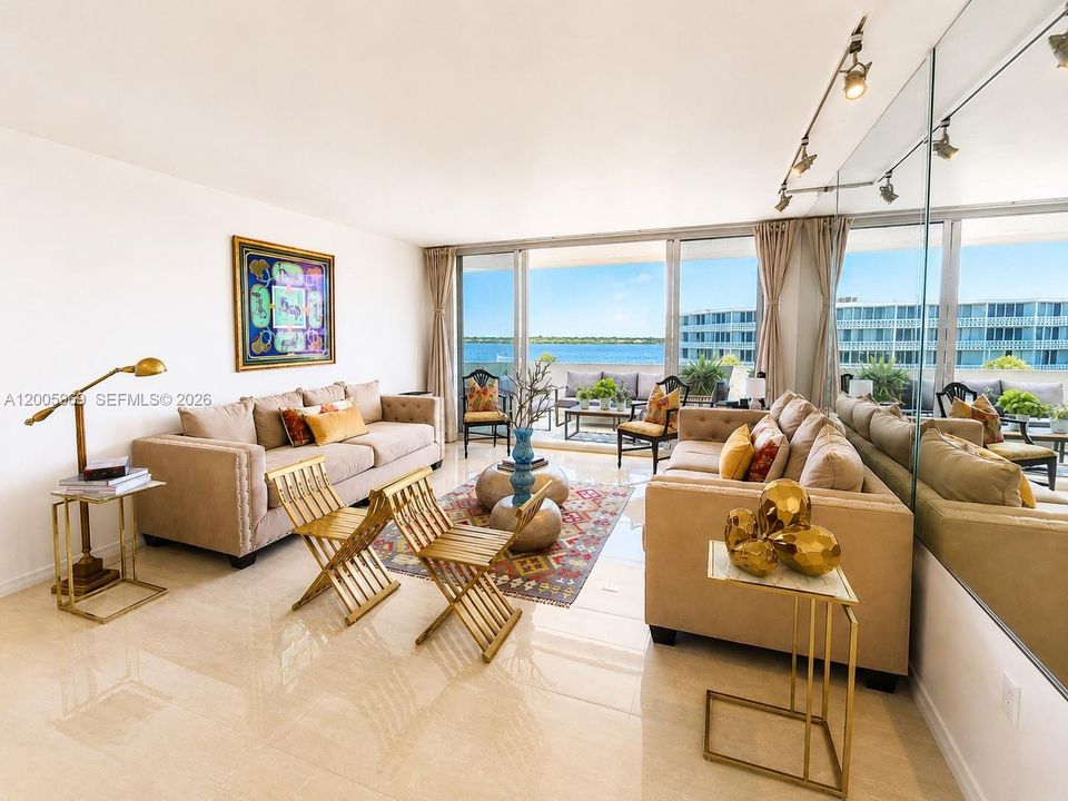 For Sale: $1,125,000 (2 beds, 2 baths, 1457 Square Feet)