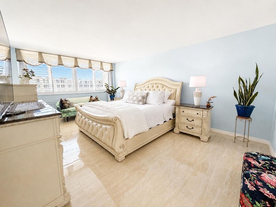 For Sale: $1,125,000 (2 beds, 2 baths, 1457 Square Feet)