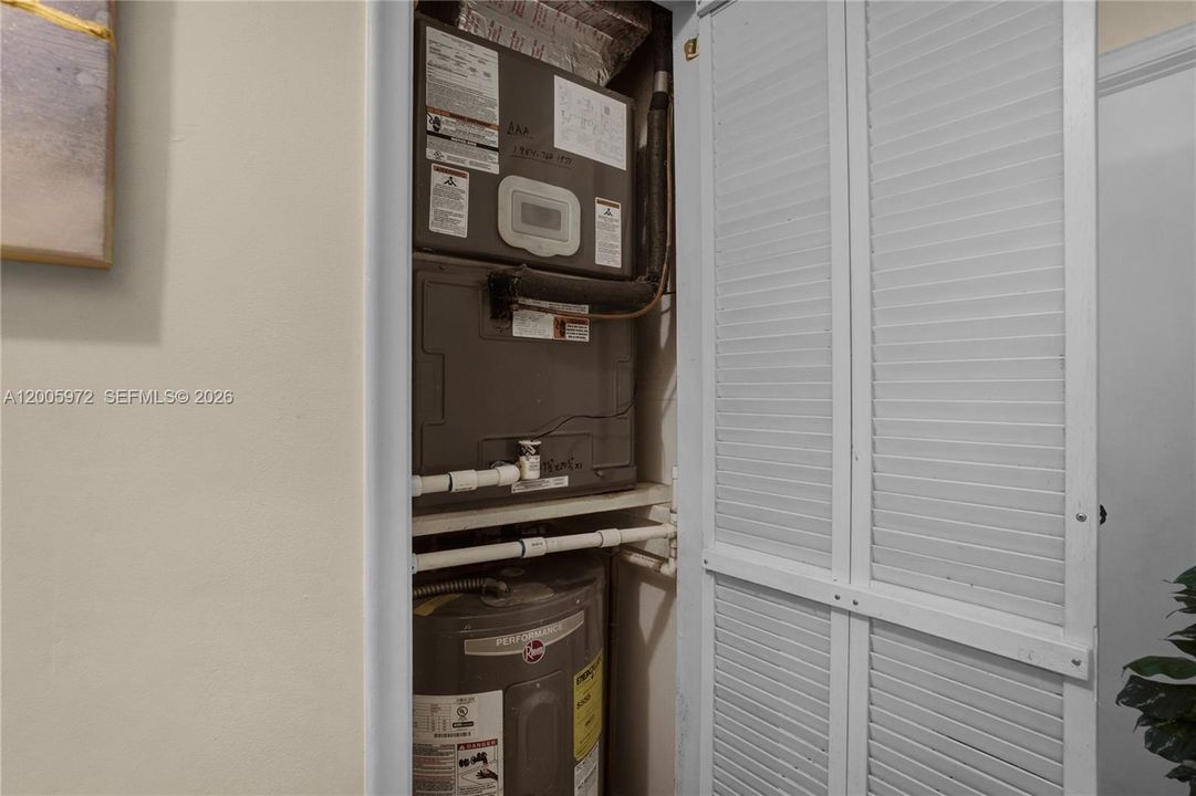 На продажу: $275,000 (2 спален, 1 ванн, 1280 Квадратных фут)