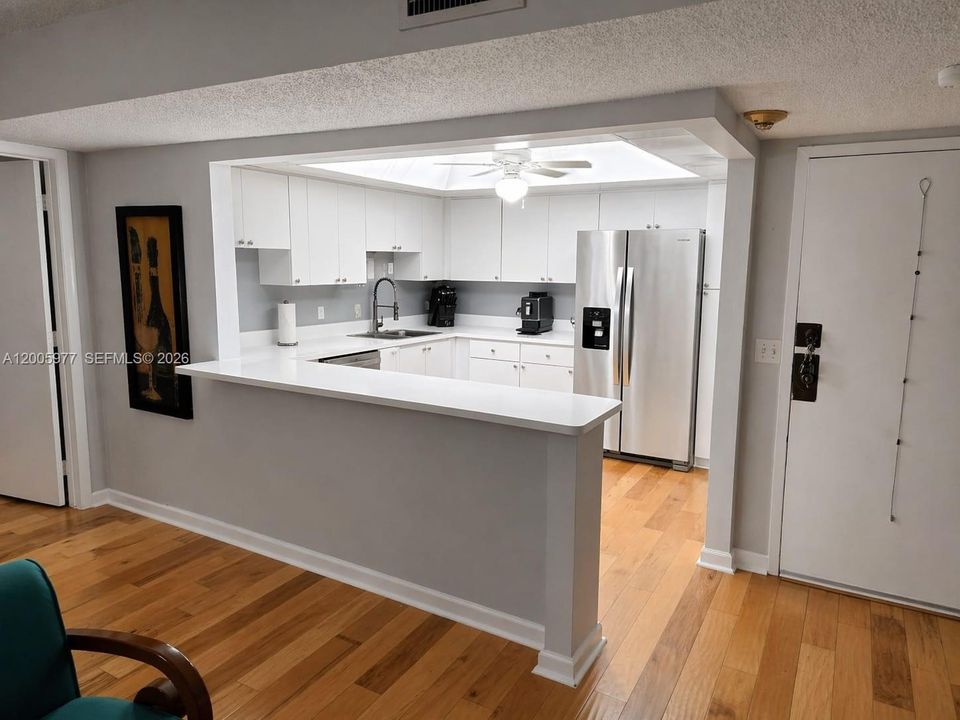 Active With Contract: $135,000 (2 beds, 2 baths, 1050 Square Feet)