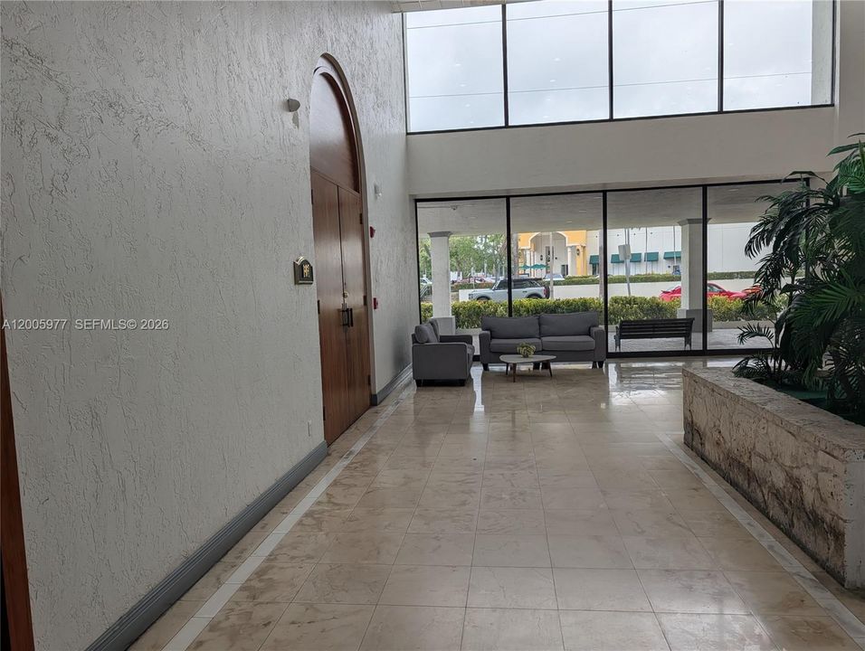 Active With Contract: $135,000 (2 beds, 2 baths, 1050 Square Feet)
