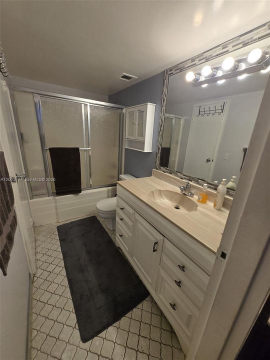Active With Contract: $135,000 (2 beds, 2 baths, 1050 Square Feet)