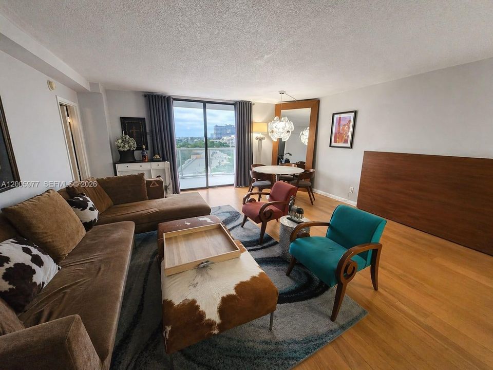 Active With Contract: $135,000 (2 beds, 2 baths, 1050 Square Feet)