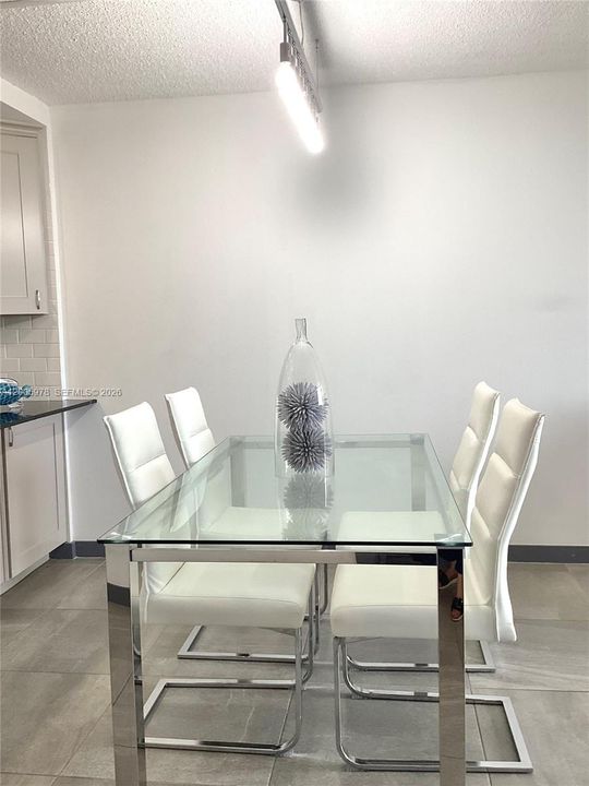 For Sale: $124,999 (1 beds, 1 baths, 800 Square Feet)