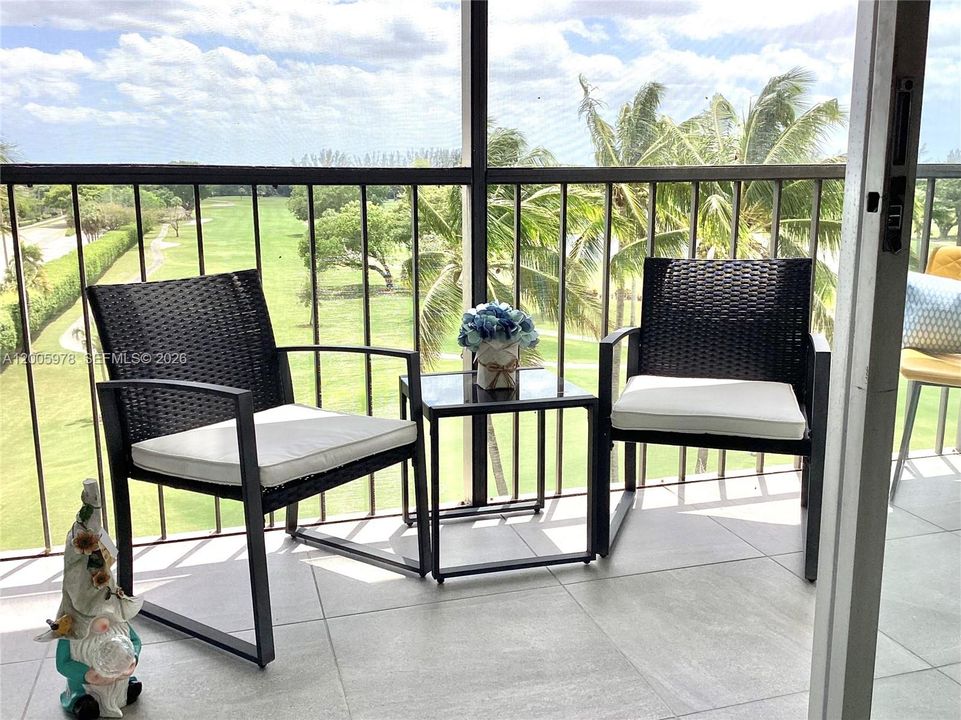 For Sale: $124,999 (1 beds, 1 baths, 800 Square Feet)