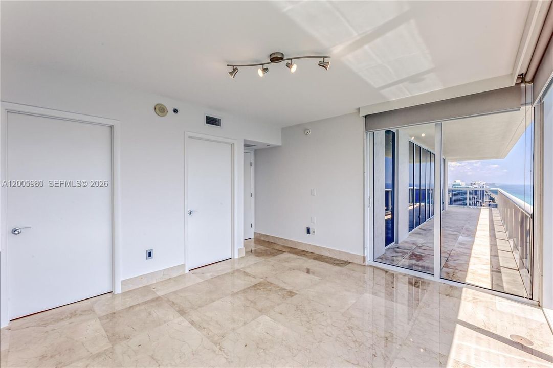 For Rent: $12,500 (3 beds, 3 baths, 2065 Square Feet)