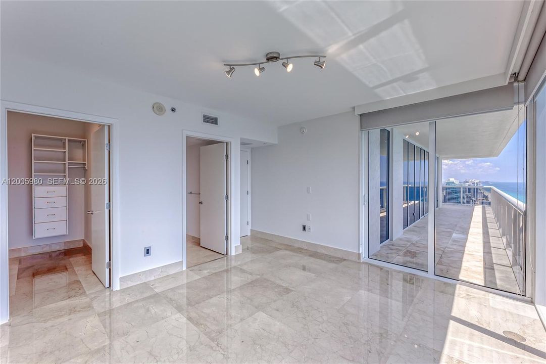 For Rent: $12,500 (3 beds, 3 baths, 2065 Square Feet)