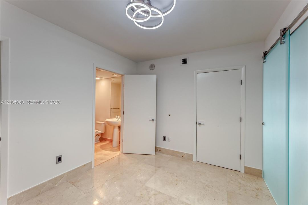For Rent: $12,500 (3 beds, 3 baths, 2065 Square Feet)