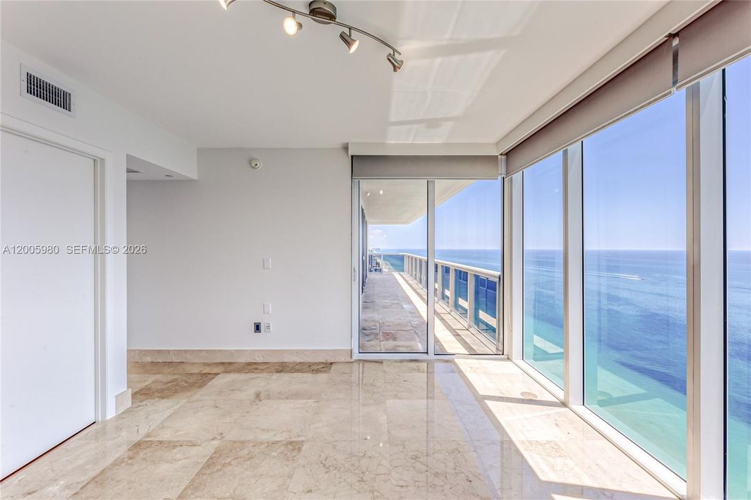 For Rent: $12,500 (3 beds, 3 baths, 2065 Square Feet)