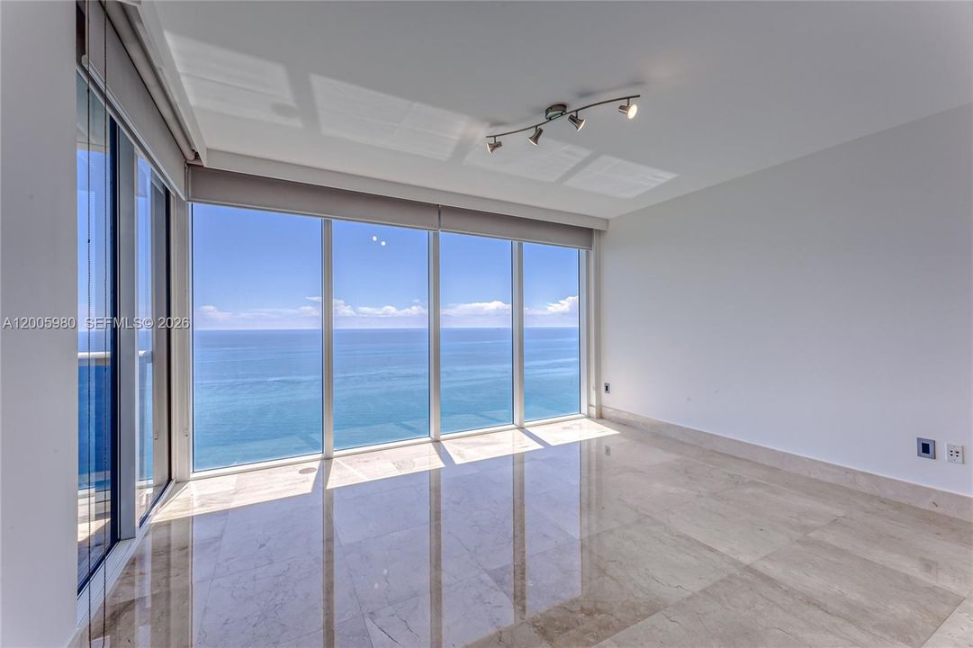 For Rent: $12,500 (3 beds, 3 baths, 2065 Square Feet)