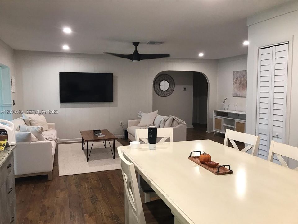 For Rent: $2,700 (3 beds, 2 baths, 1661 Square Feet)