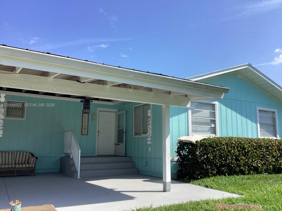 For Rent: $2,700 (3 beds, 2 baths, 1661 Square Feet)