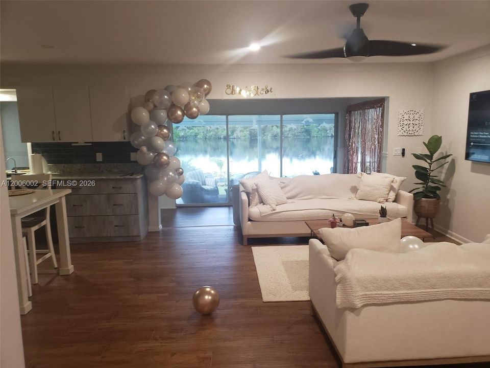 For Rent: $2,700 (3 beds, 2 baths, 1661 Square Feet)