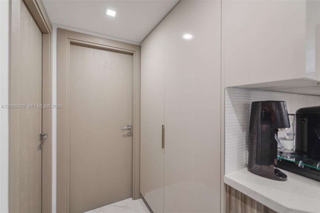 En Venta: $795,000 (2 camas, 2 baños, 1240 Pies cuadrados)