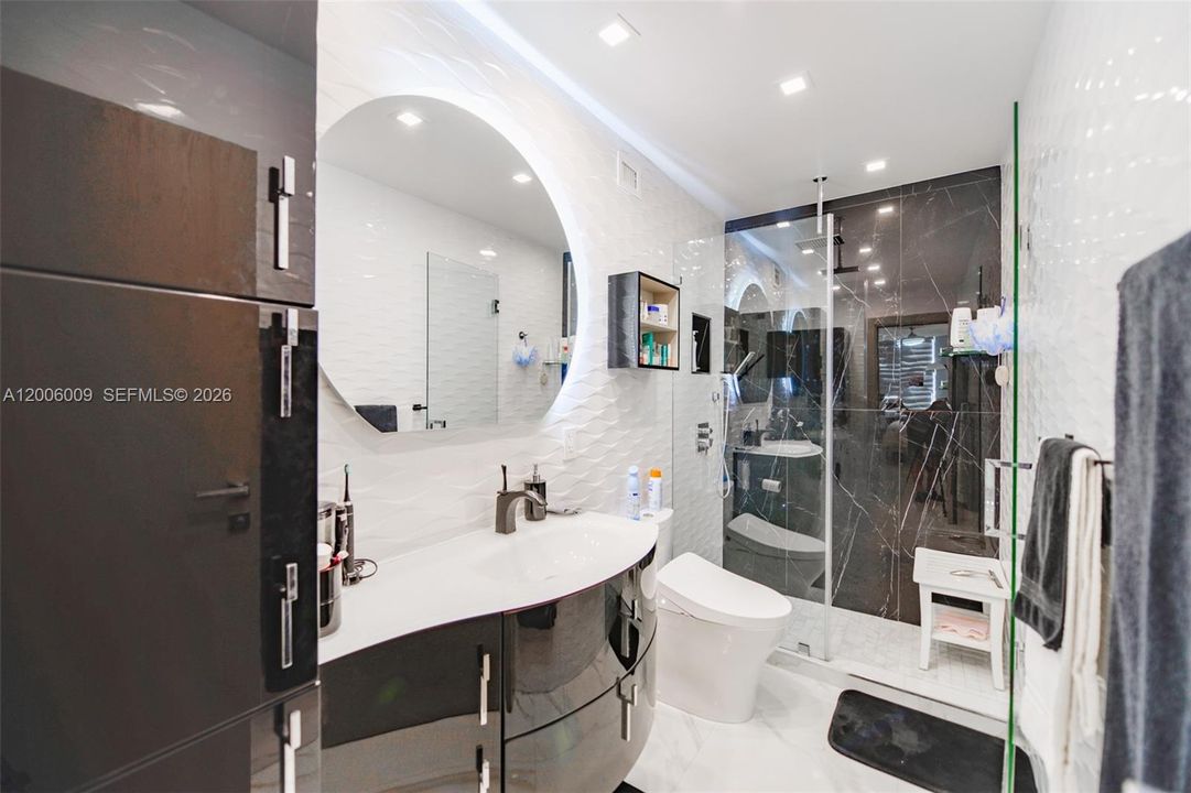 En Venta: $795,000 (2 camas, 2 baños, 1240 Pies cuadrados)