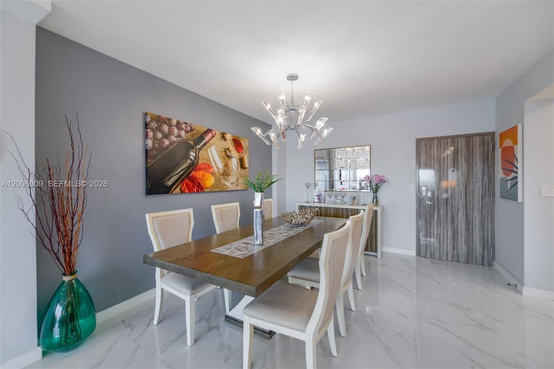 En Venta: $795,000 (2 camas, 2 baños, 1240 Pies cuadrados)