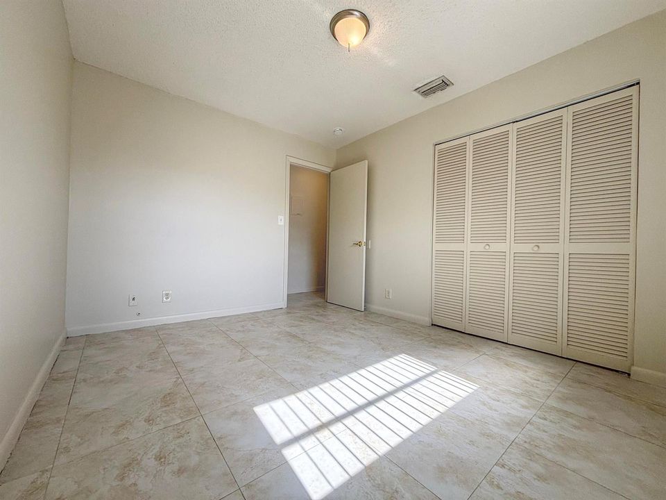 10907 NW 45th St_Rental_ 007
