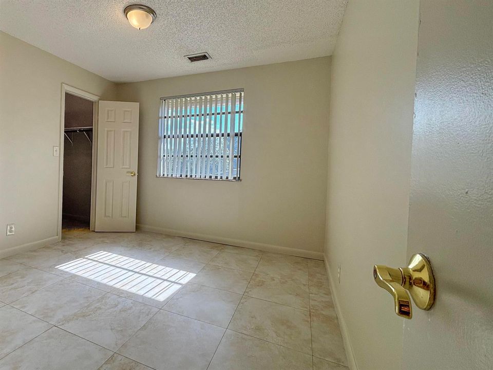 10907 NW 45th St_Rental_ 010