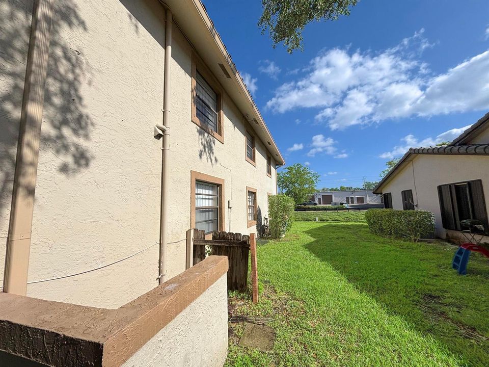 10907 NW 45th St_Rental_ 014